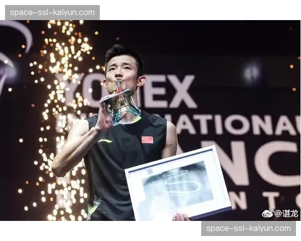 聚焦：教练李矛现身德国赛现场，与国羽男单组进行技术交流